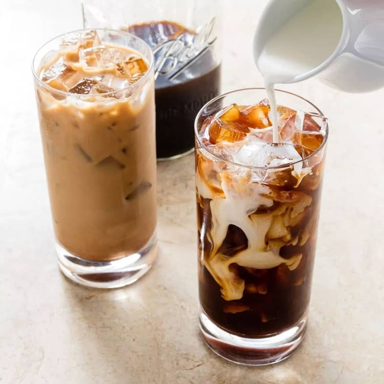The Benefits and Disadvantages of Iced Chai Tea Latte on the Body